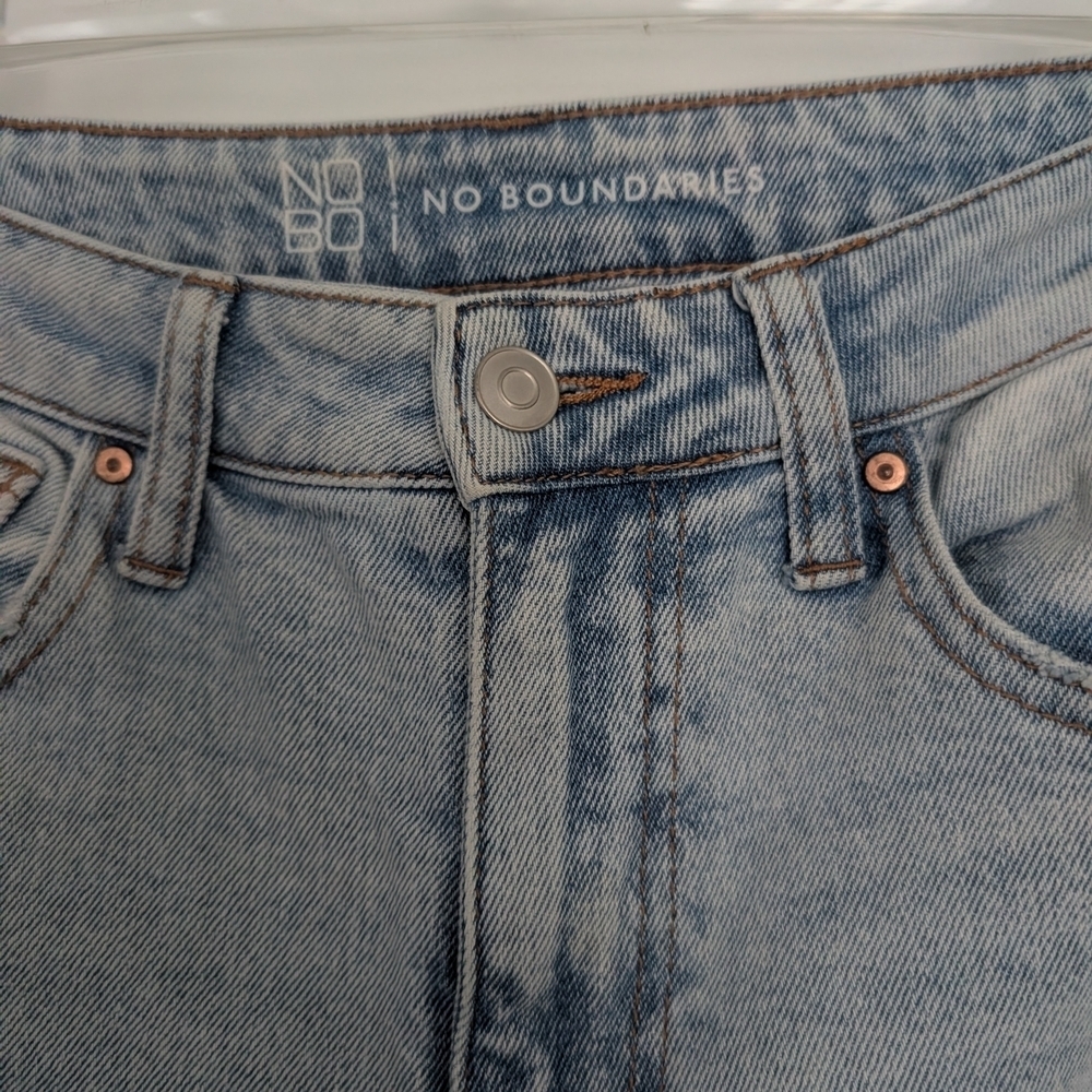 No Boundaries, Distressed Light Blue Jeans, Juniors size 3 - Picture 3 of 5